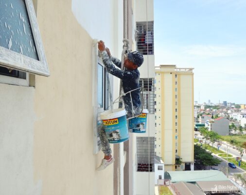 Thợ Sơn Nhà Chuyên Nghiệp Tại Quận 1 - Dịch Vụ Sơn Nhà Đảm Bảo Chất Lượng 4 tho du day ngoai troi